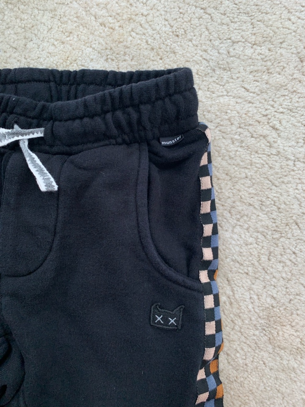 Munster Kids Size 7 Black Side Check Pull On Raw Hem Sweat Shorts - Picture 4 of 6
